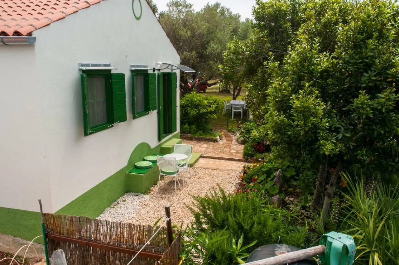 Sustainable Sun Powered Holiday Home Liski 3 Cunski